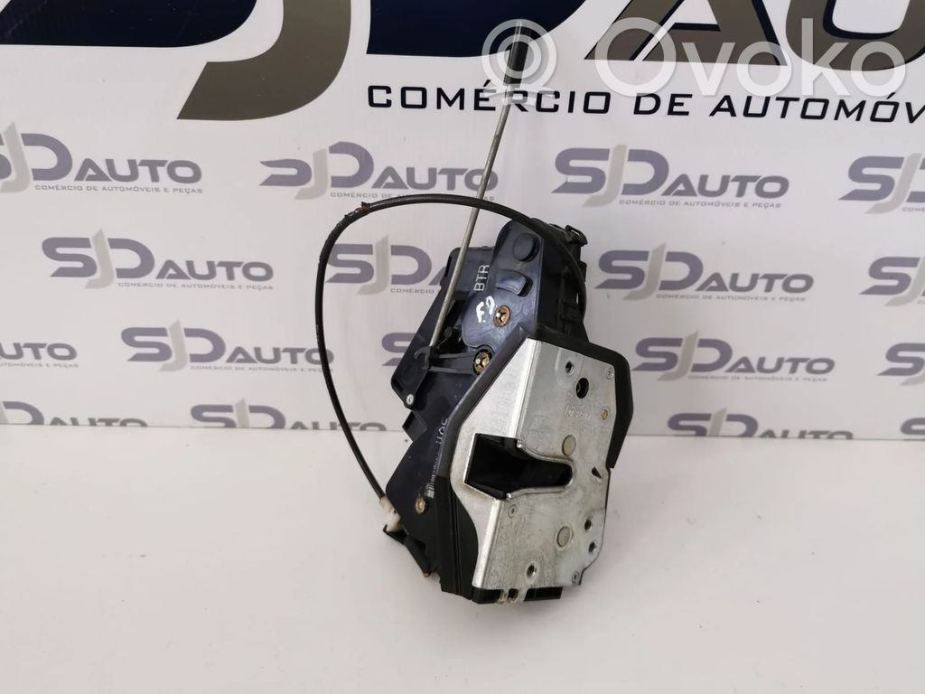 Front door lock   8206408