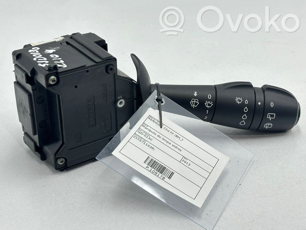 Renault Clio IV Wiper speed switch 
