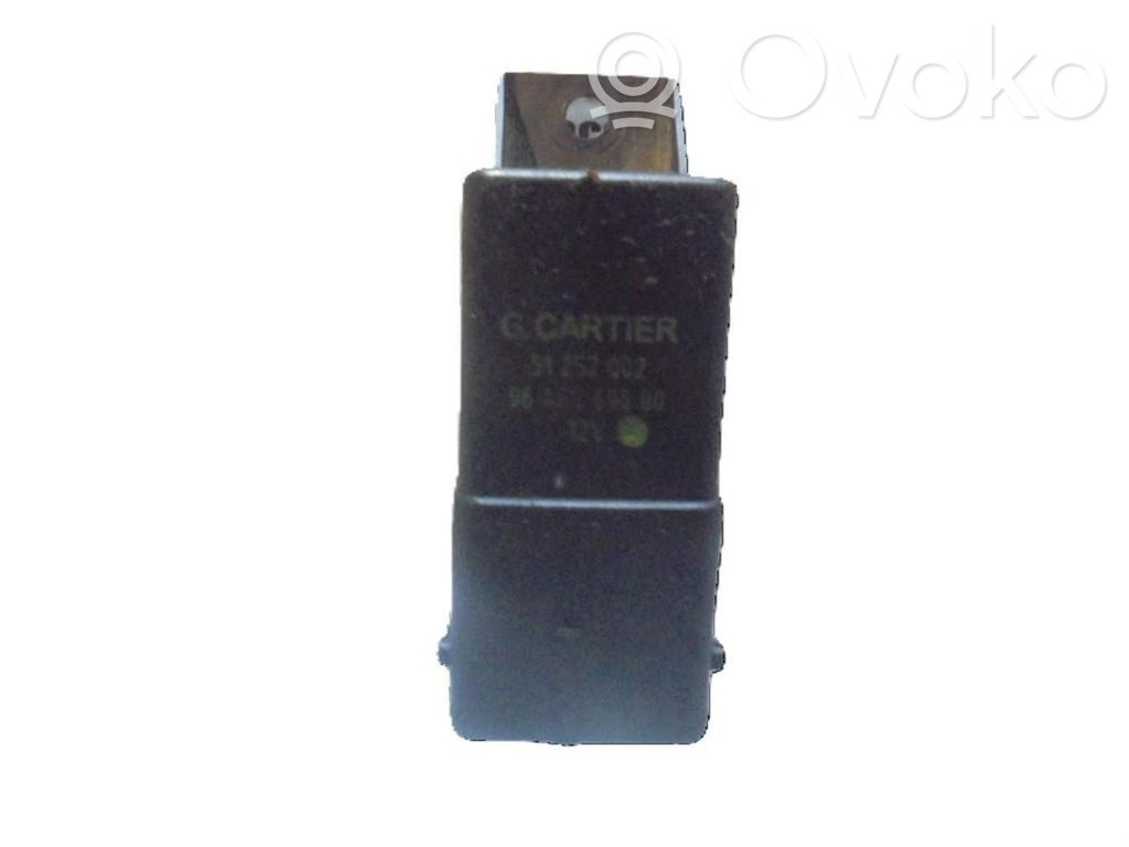 Kvēlsveču relejs   51252002