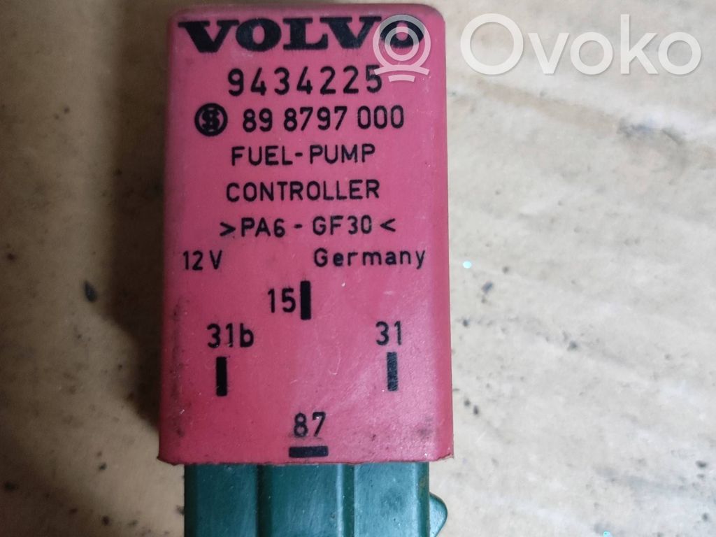 Volvo S70  V70  V70 XC Przekaźnik pompy paliwa 