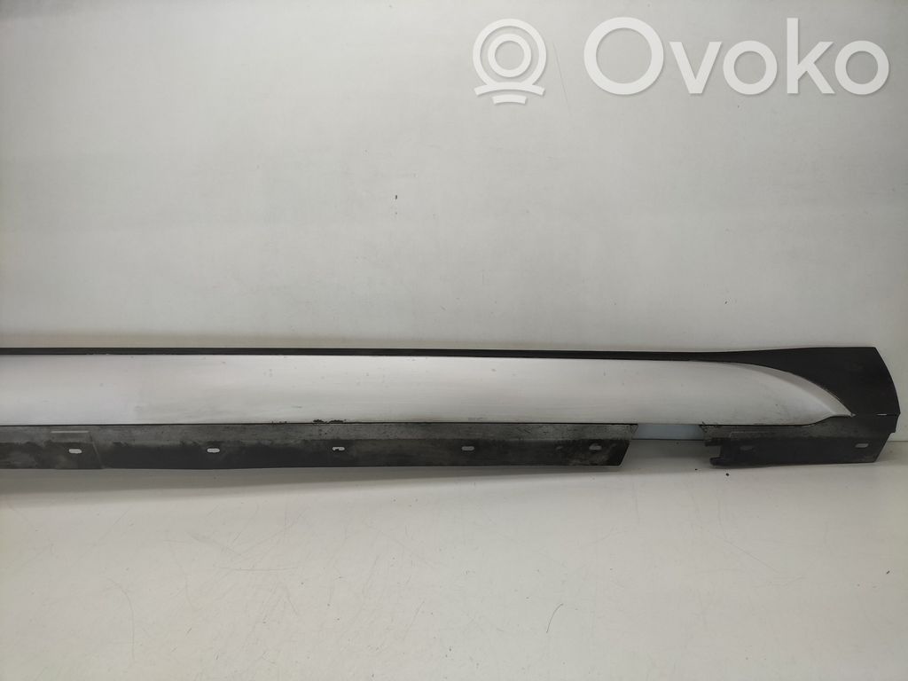 BMW X1 E84 Sill 