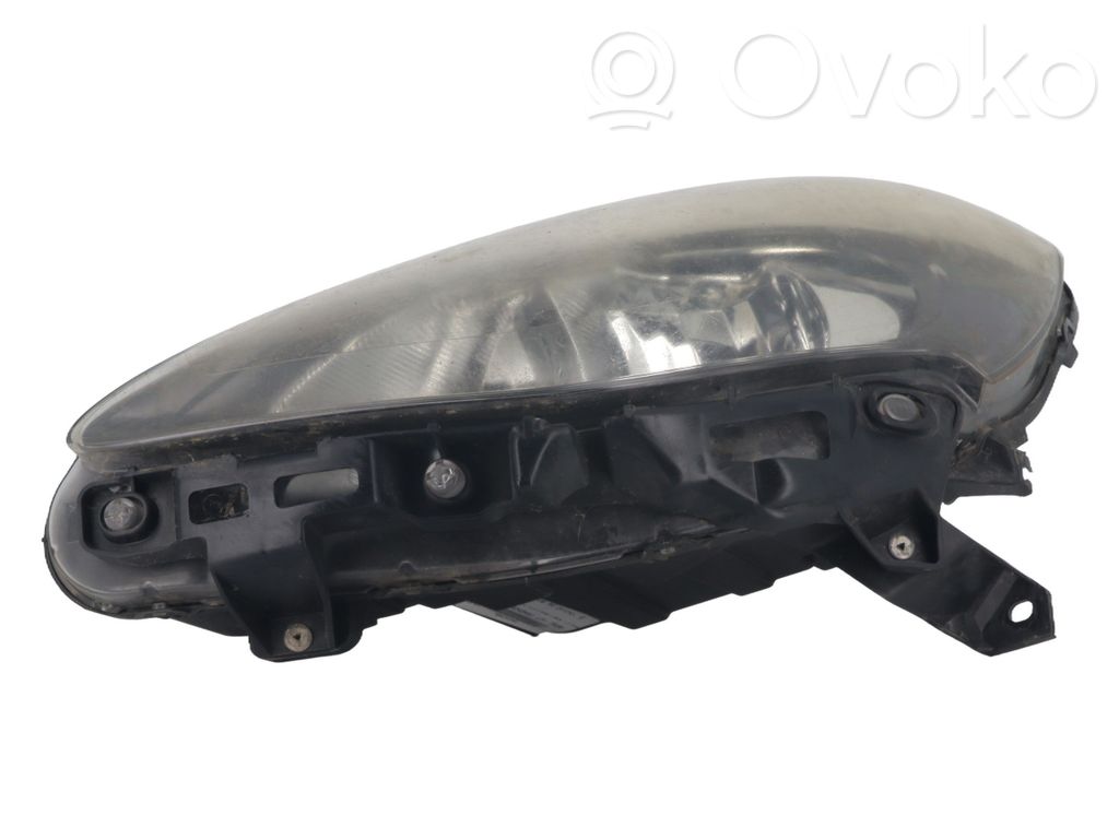Renault Clio III Lampa przednia 