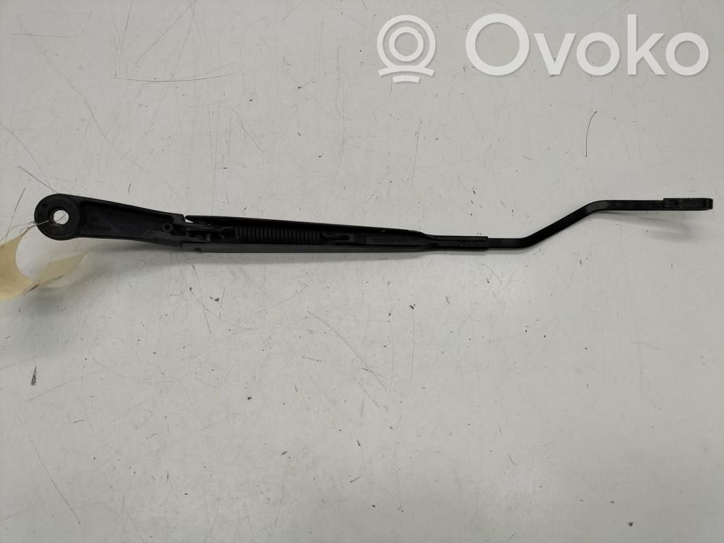 Nissan Note (E11) Front wiper blade arm 