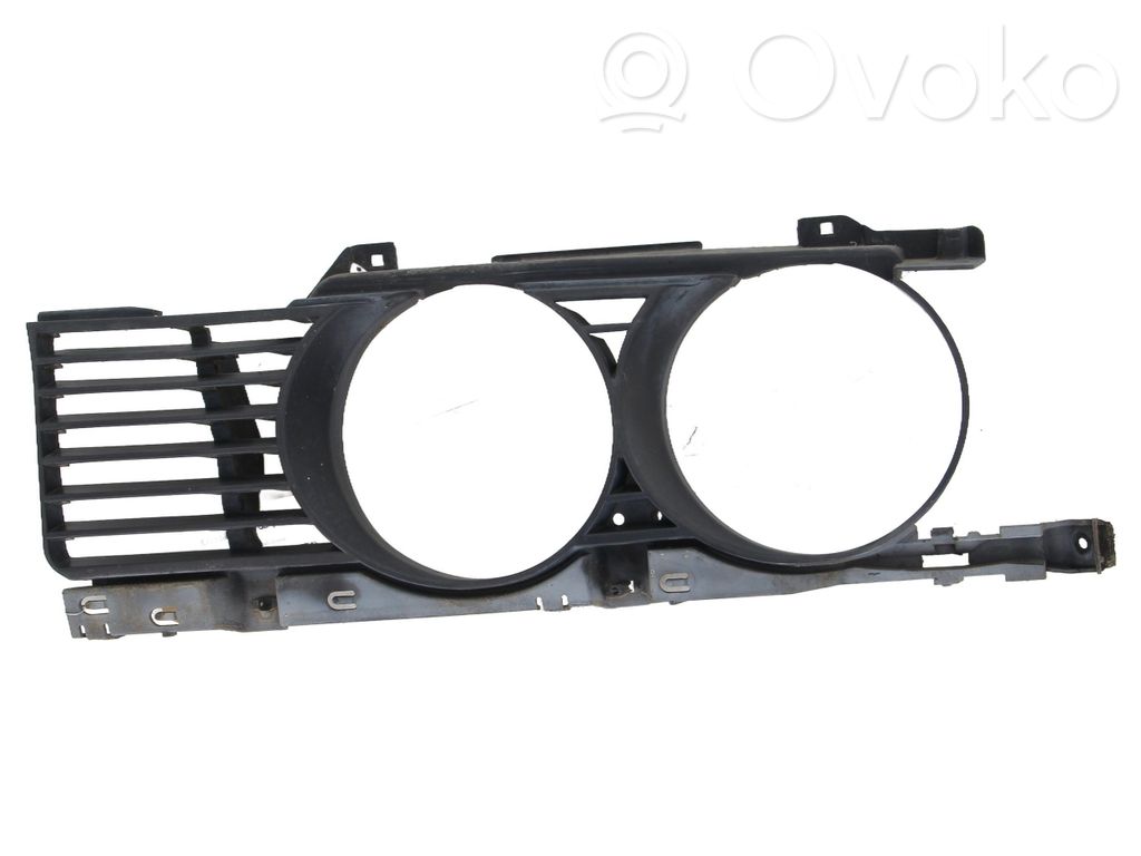 BMW 5 E34 Ajovalon valaisimen alalista 