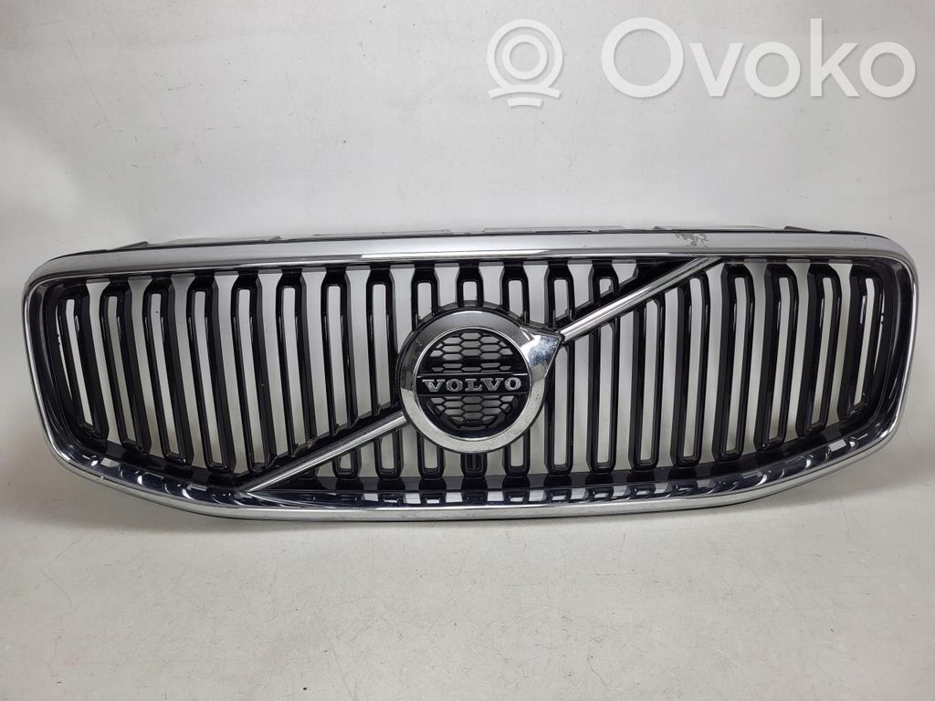 Volvo XC60 Etupuskurin ylempi jäähdytinsäleikkö 