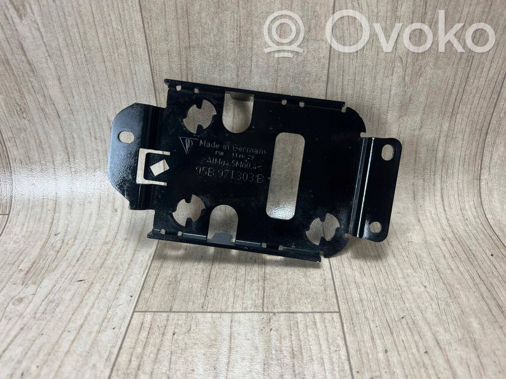 Porsche Macan (95B) Soporte del sensor de aparcamiento delantero (PDC) 