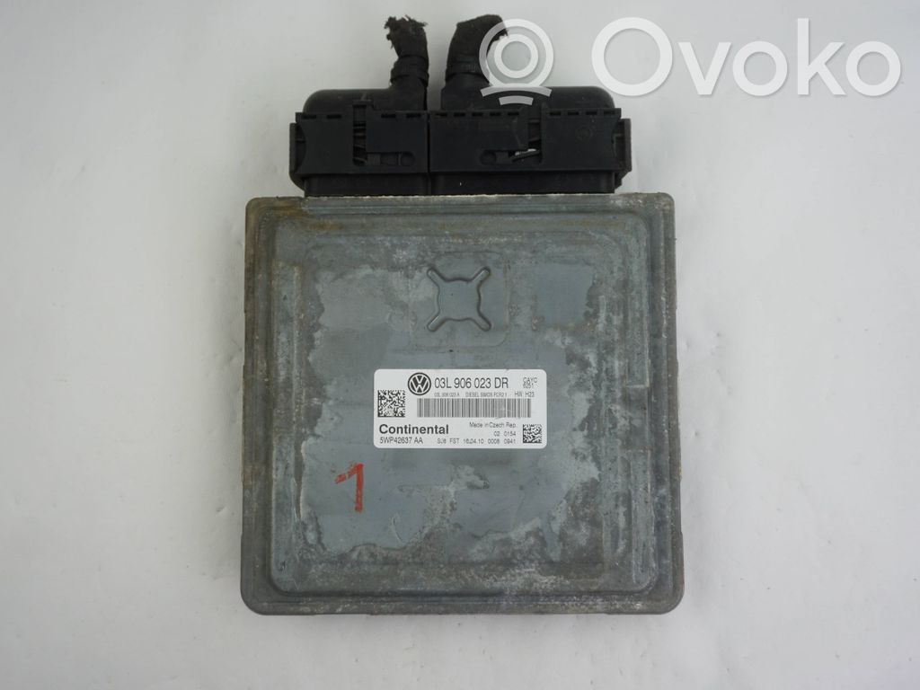 Volkswagen Golf VI Engine control unit/module 