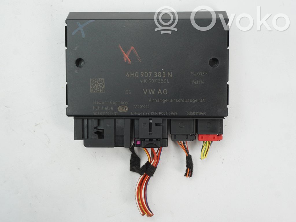 Volkswagen Touareg II Tow bar relay 
