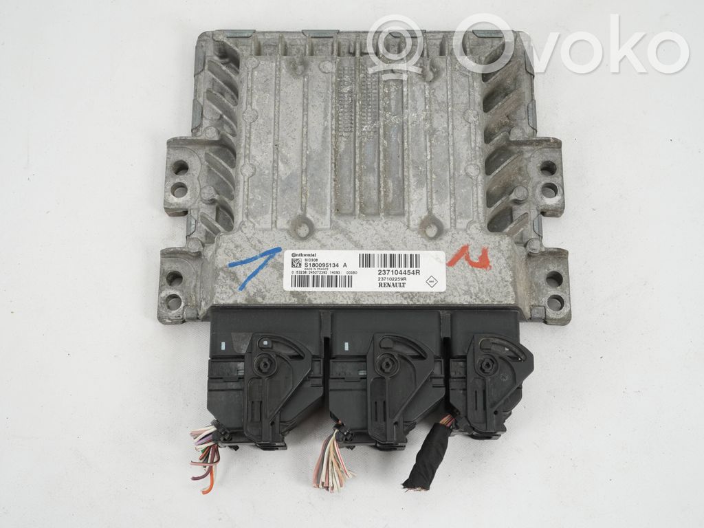 Dacia Duster Engine control unit/module 