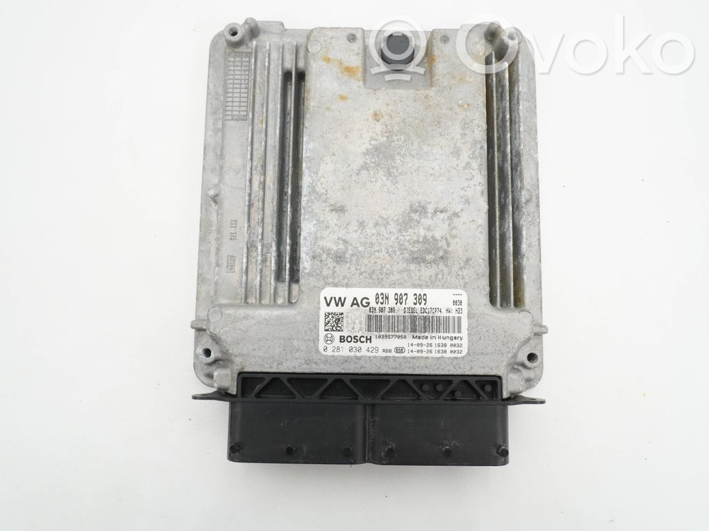 Volkswagen PASSAT B8 Engine control unit/module 