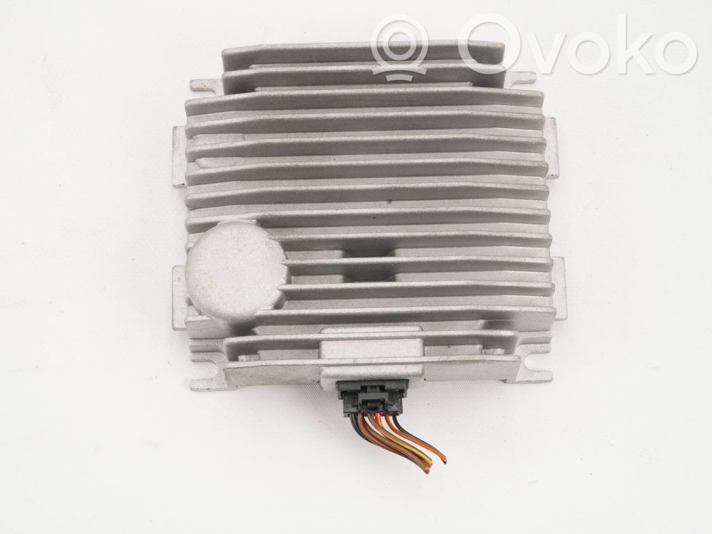 Volkswagen PASSAT B8 Sound amplifier 