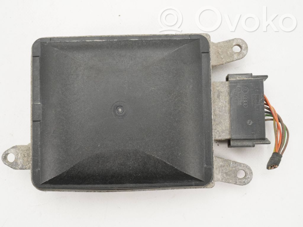 Volkswagen PASSAT B7 Blind spot module 