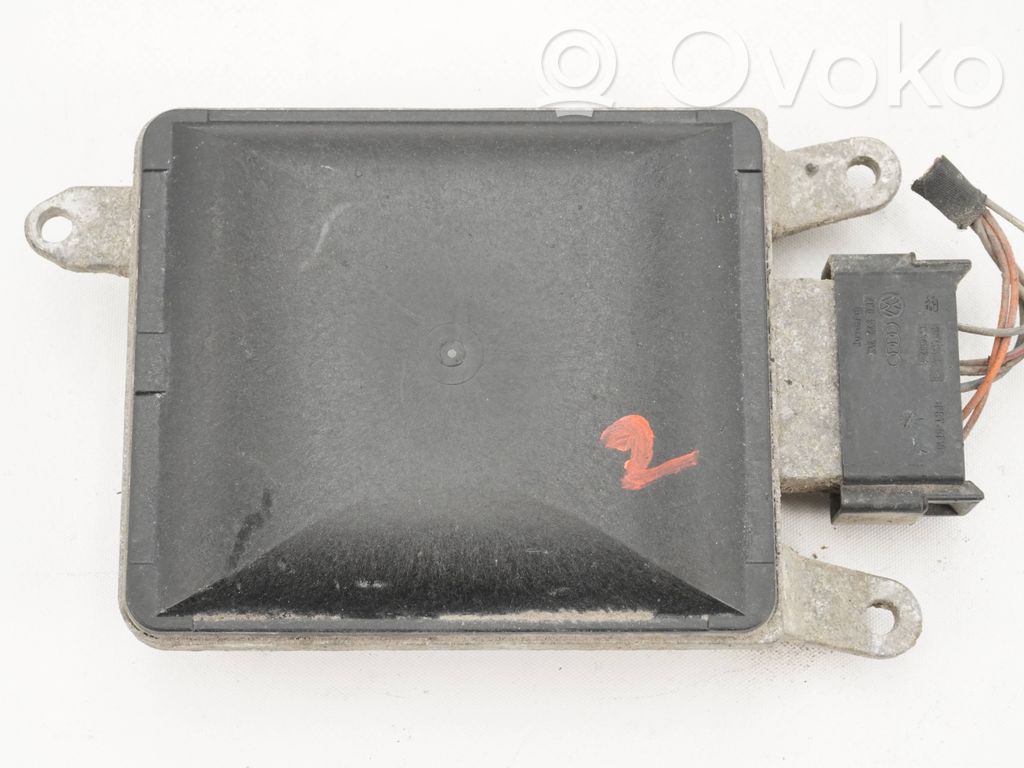 Volkswagen PASSAT B7 Blind spot module 