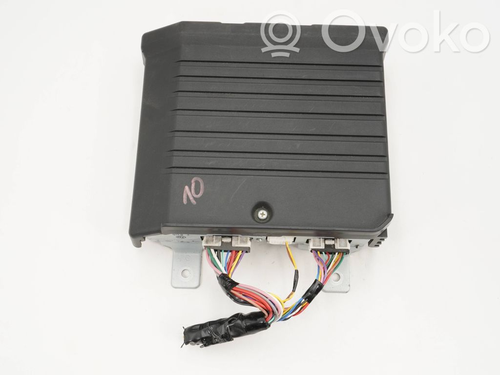 Mitsubishi Outlander Sound amplifier 