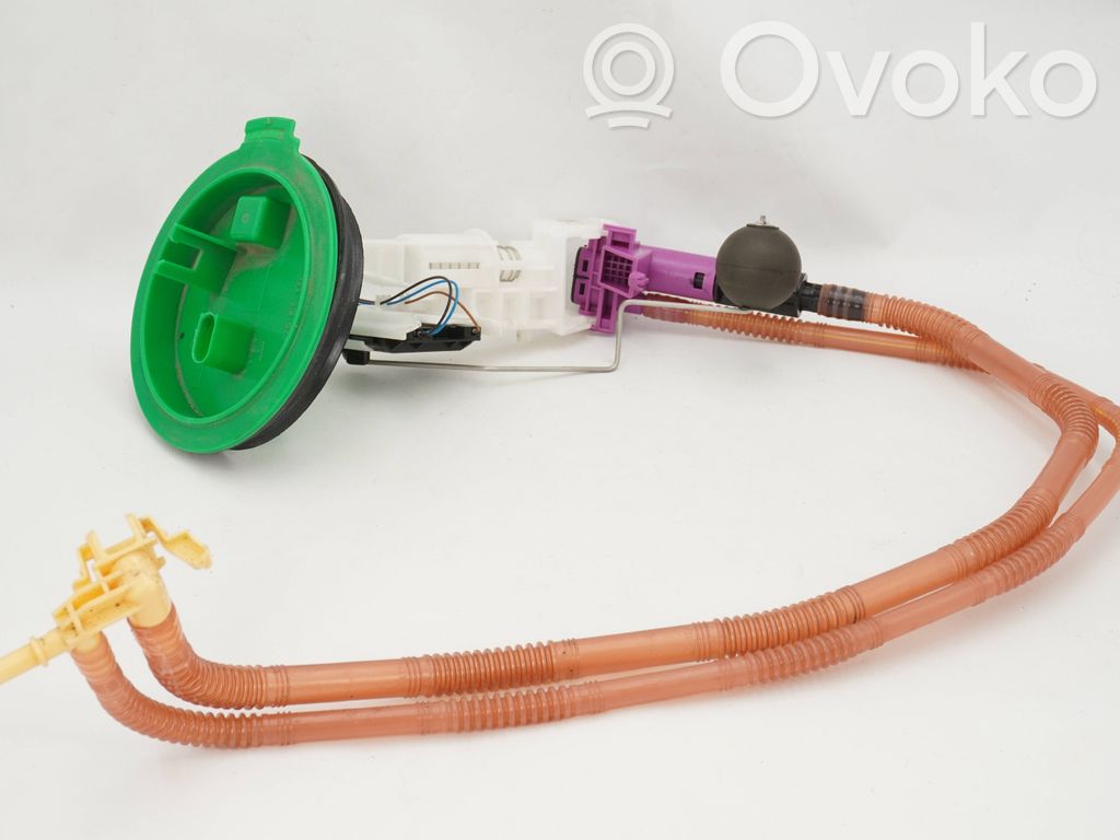 Volkswagen PASSAT B7 Fuel level sensor 