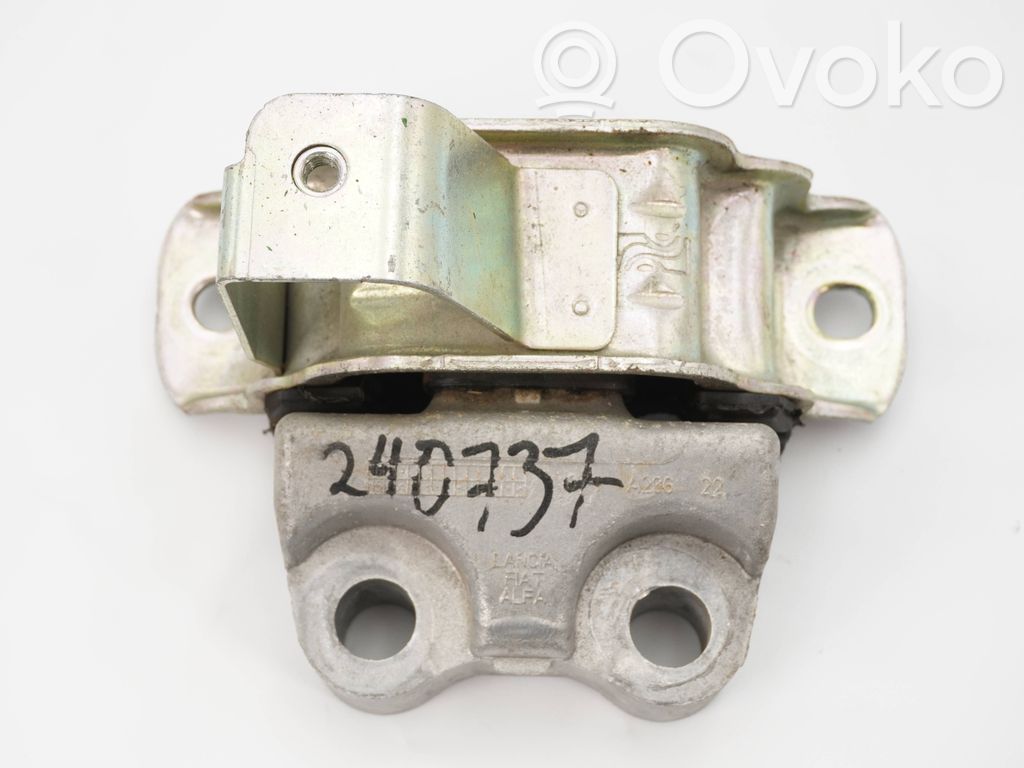 Fiat Doblo Engine mount bracket 