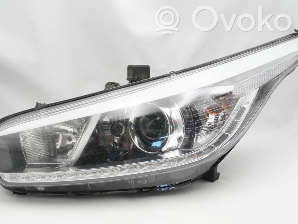 KIA Ceed Headlight/headlamp 