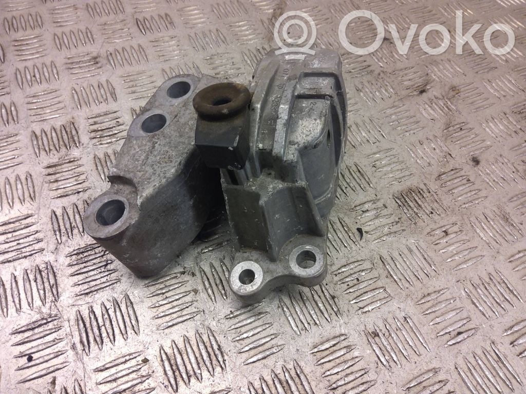 Fiat 500X Engine mount bracket 