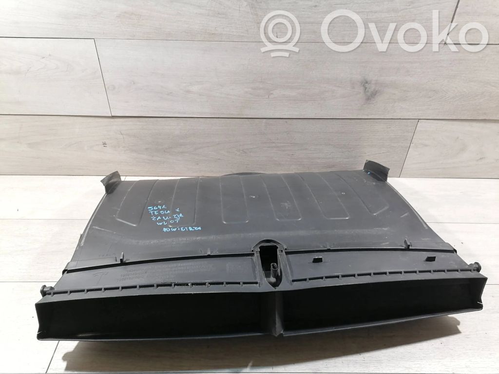Tesla Model X Cabin air duct channel 