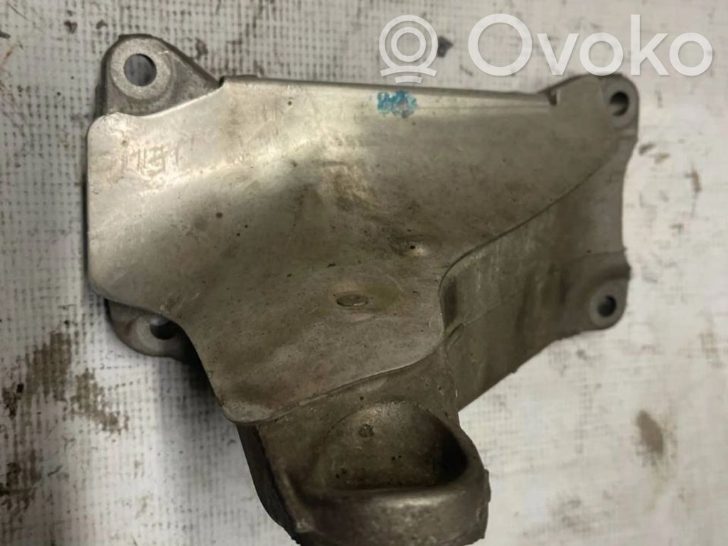 BMW M3 Engine mounting bracket 