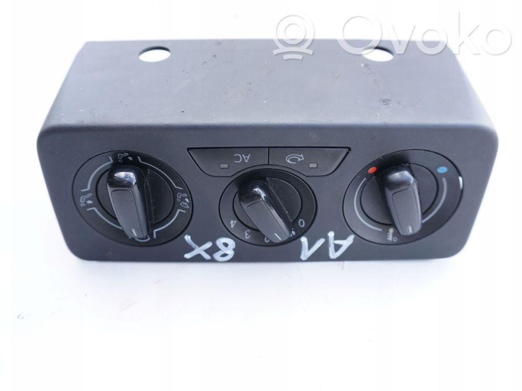 Audi A1 Climate control unit 