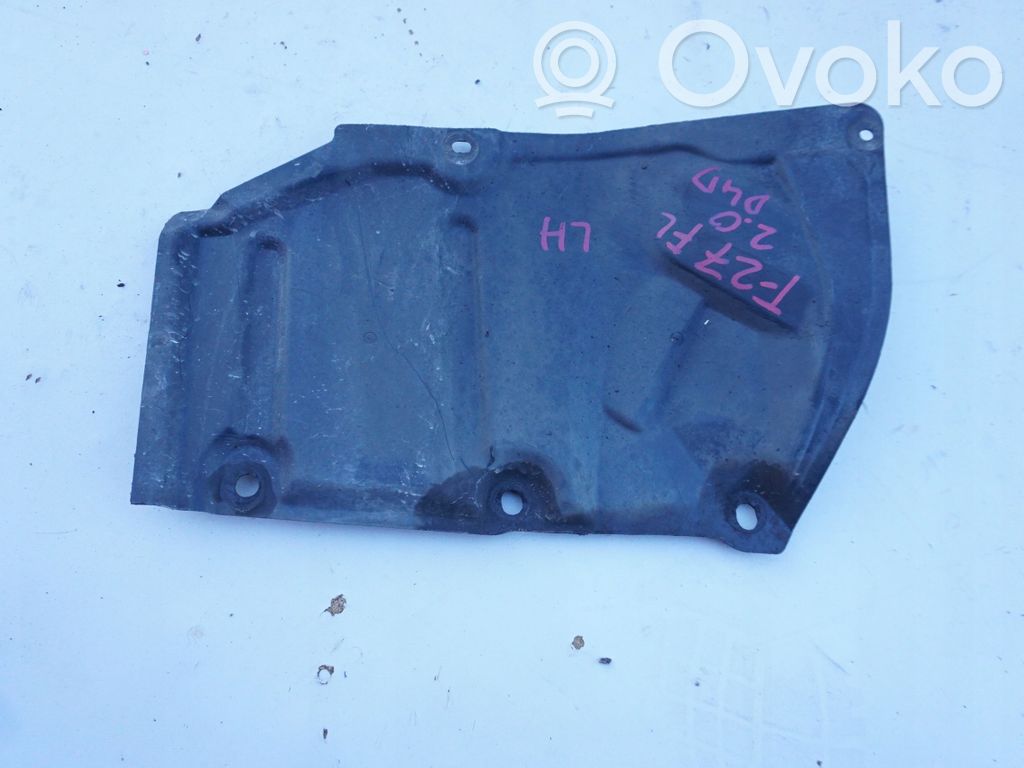 Toyota Avensis T270 Variklio dugno apsauga 