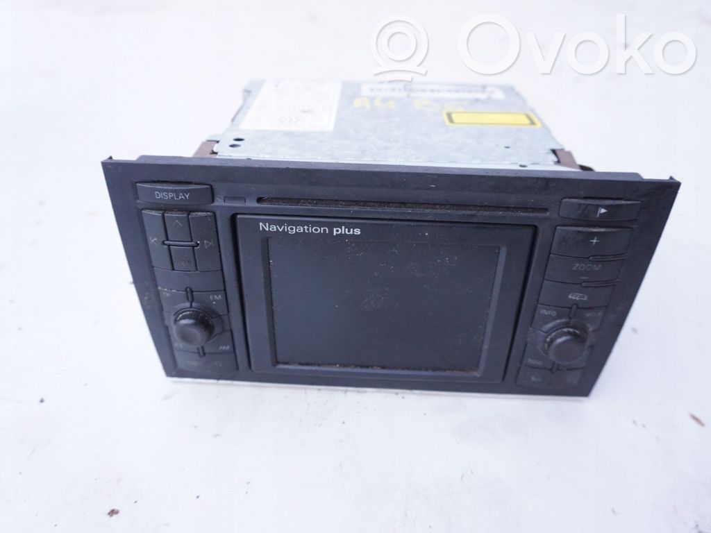 Audi A4 S4 B6 8E 8H Panel / Radioodtwarzacz CD/DVD/GPS 