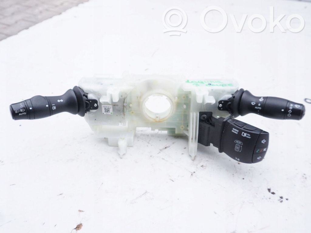 Renault Laguna III Wiper turn signal indicator stalk/switch 