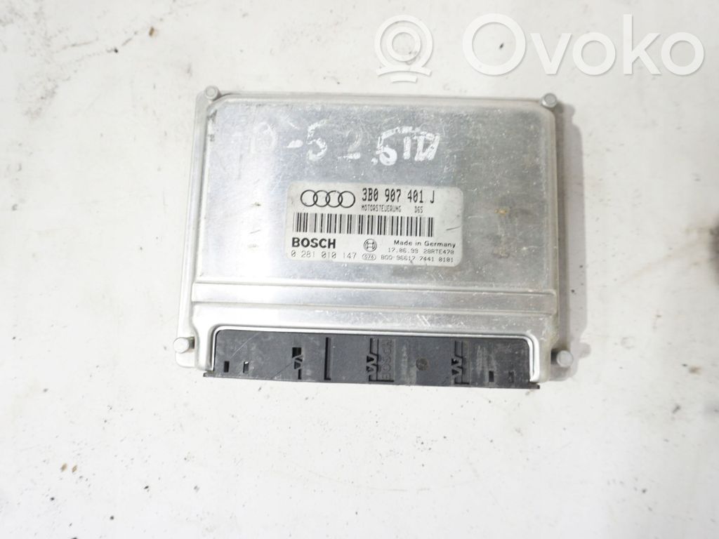 Volkswagen PASSAT B5 Engine control unit/module 