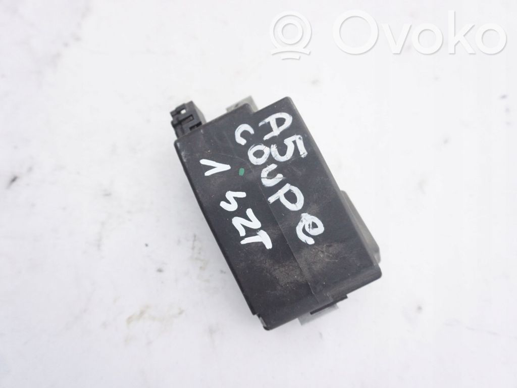 Ohjauspyörän lukitus   8K0905852A