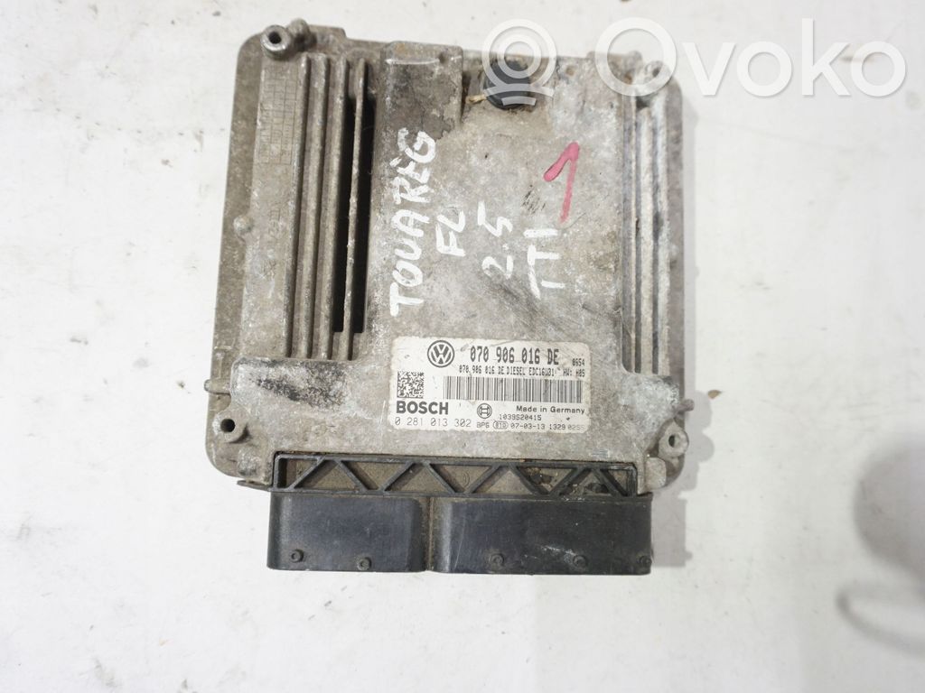 Volkswagen Touareg I Engine control unit/module 