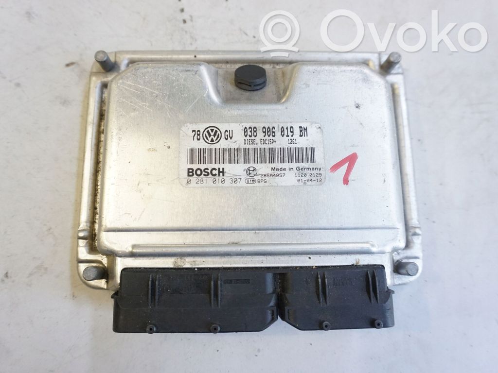 Volkswagen PASSAT B5.5 Engine control unit/module 