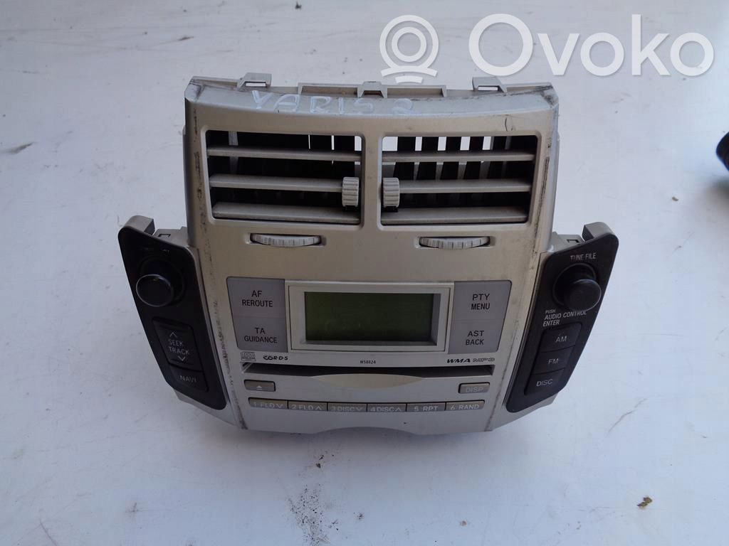 Ford Focus C-MAX Panel / Radioodtwarzacz CD/DVD/GPS 