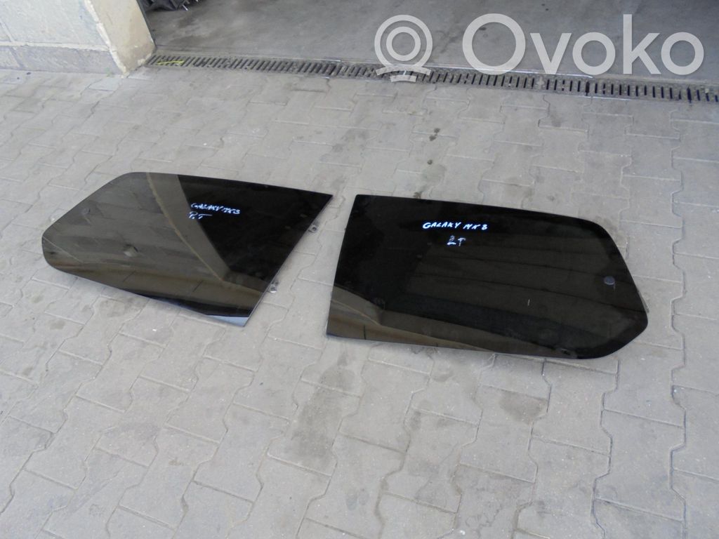 Ford Galaxy Sliding door window/glass 