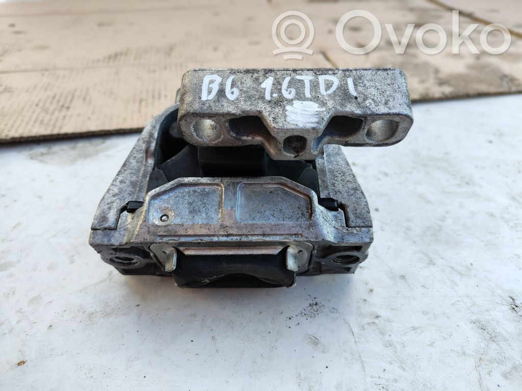 Engine mount bracket   K0199262