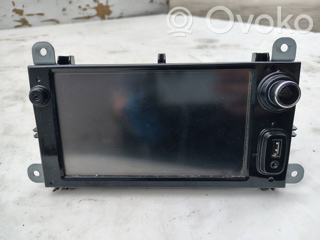Renault Clio IV Radio/CD/DVD/GPS head unit 