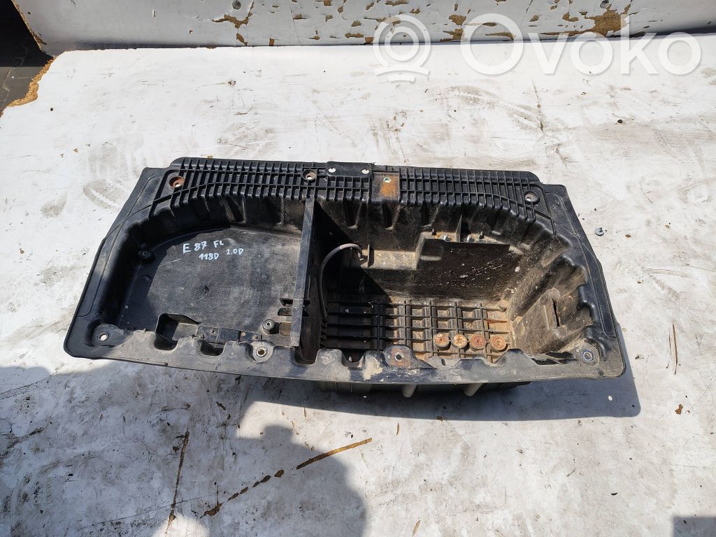 BMW 1 E81 E87 Kita bagažinės apdailos detalė 