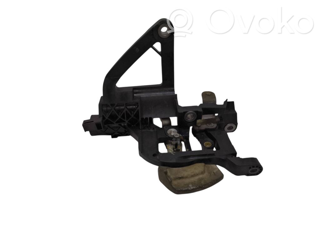 Gear shift cable bracket   DB3R7C372EA