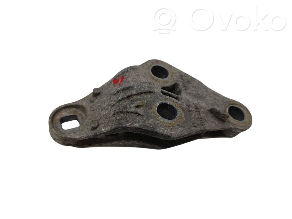 Audi A8 S8 D3 4E Engine mounting bracket 