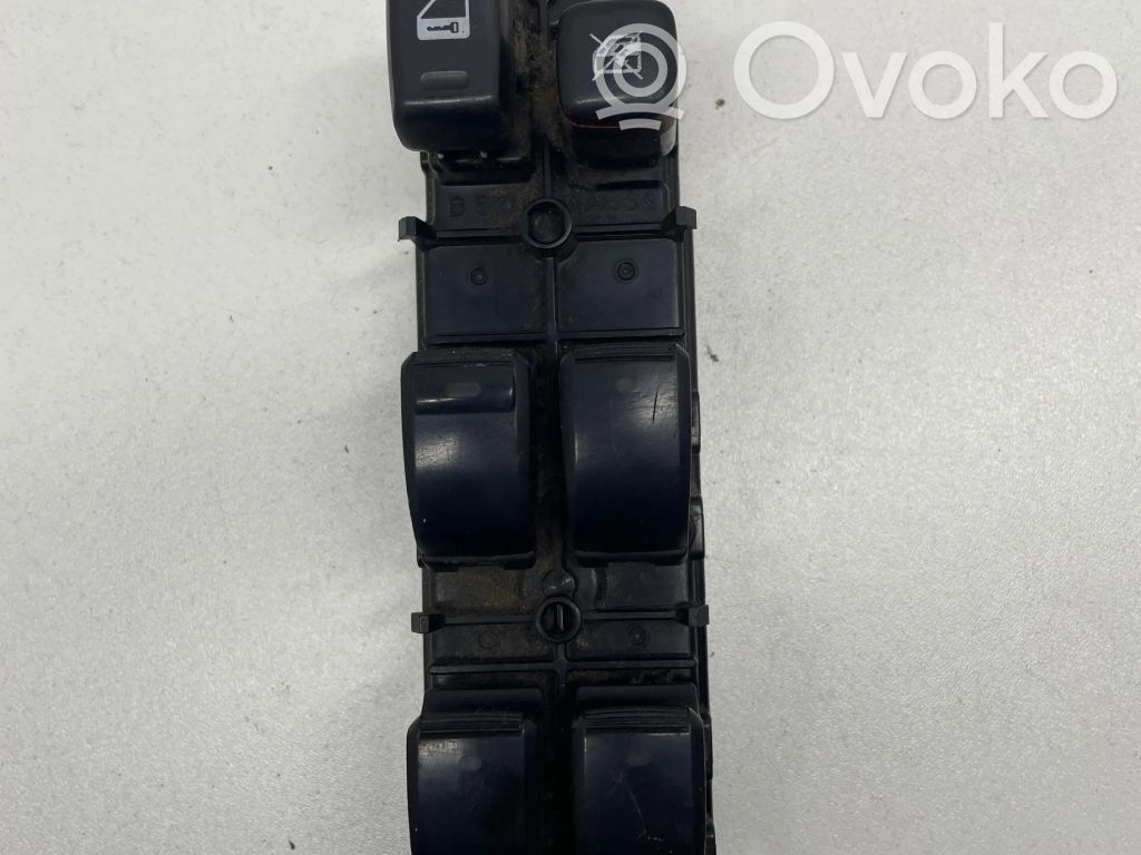 Toyota Corolla Verso E121 Electric window control switch 