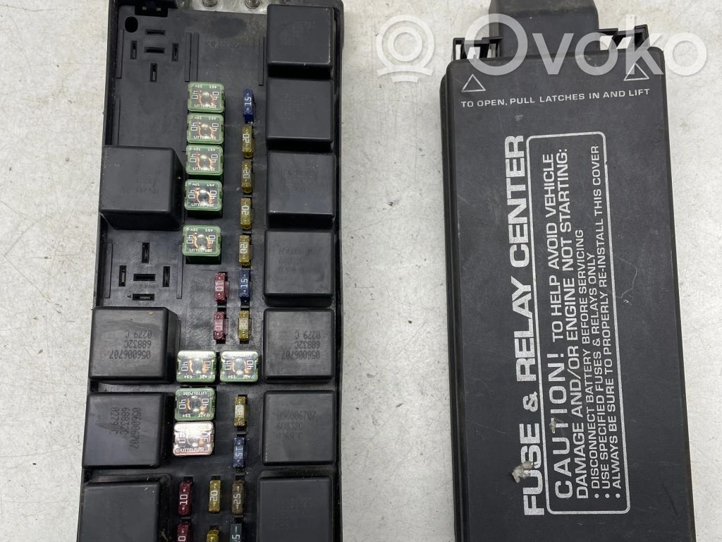 Chrysler Voyager Fuse box set 