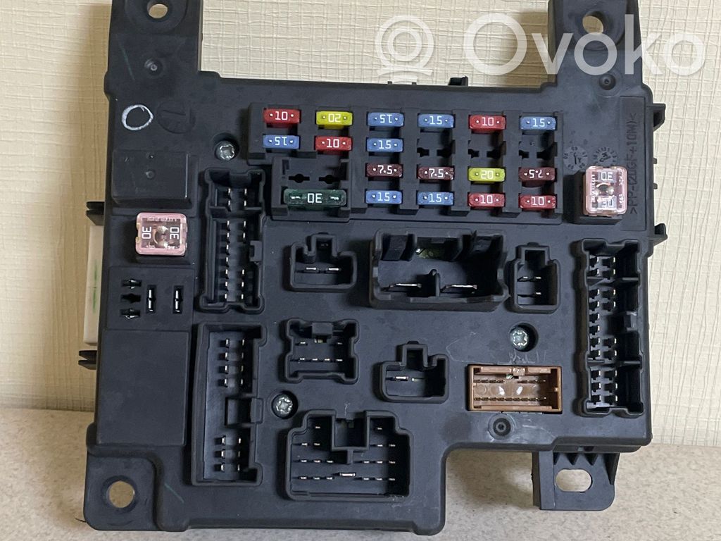 Mitsubishi Outlander Fuse module 