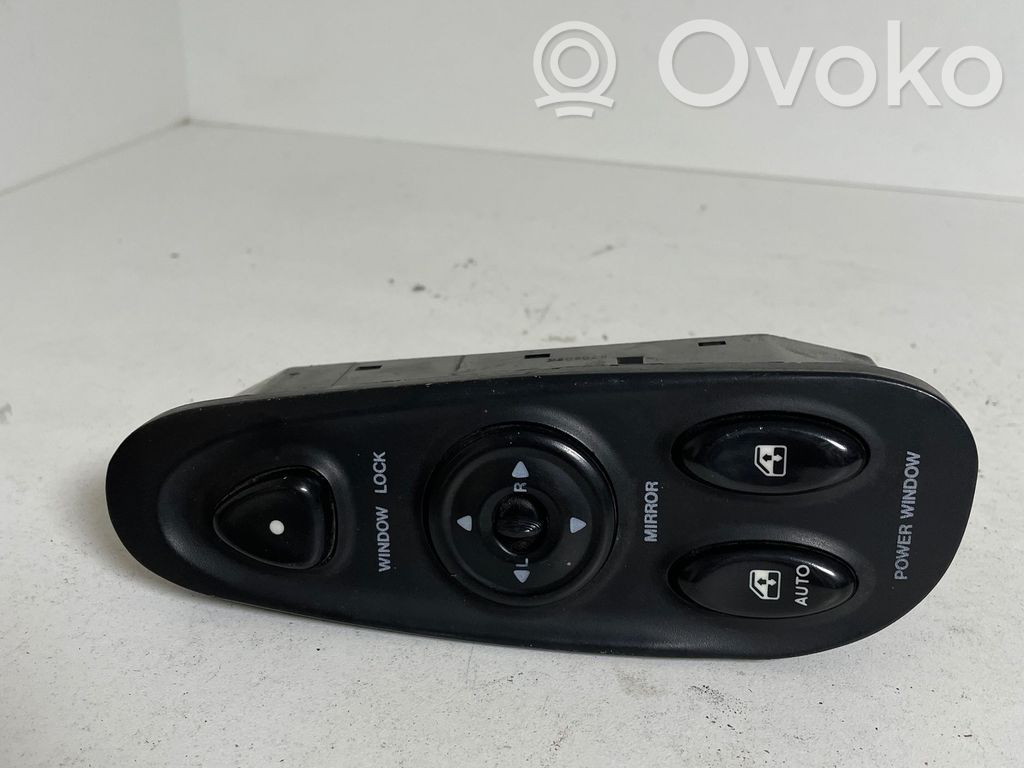 Hyundai Coupe Electric window control switch 
