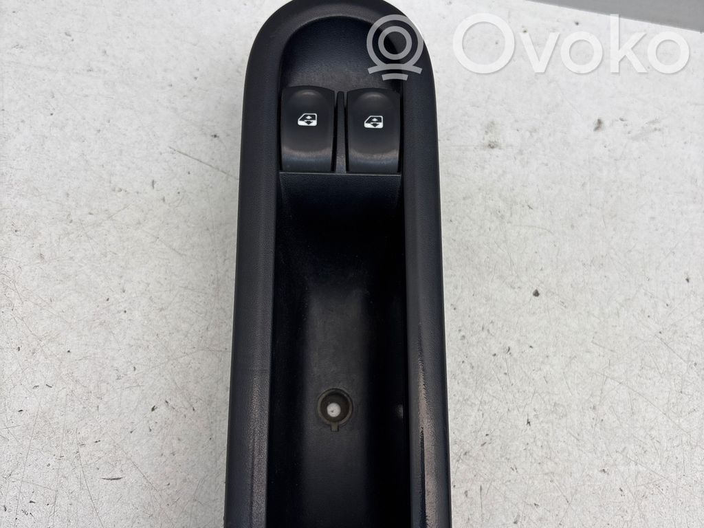 Renault Clio III Electric window control switch 