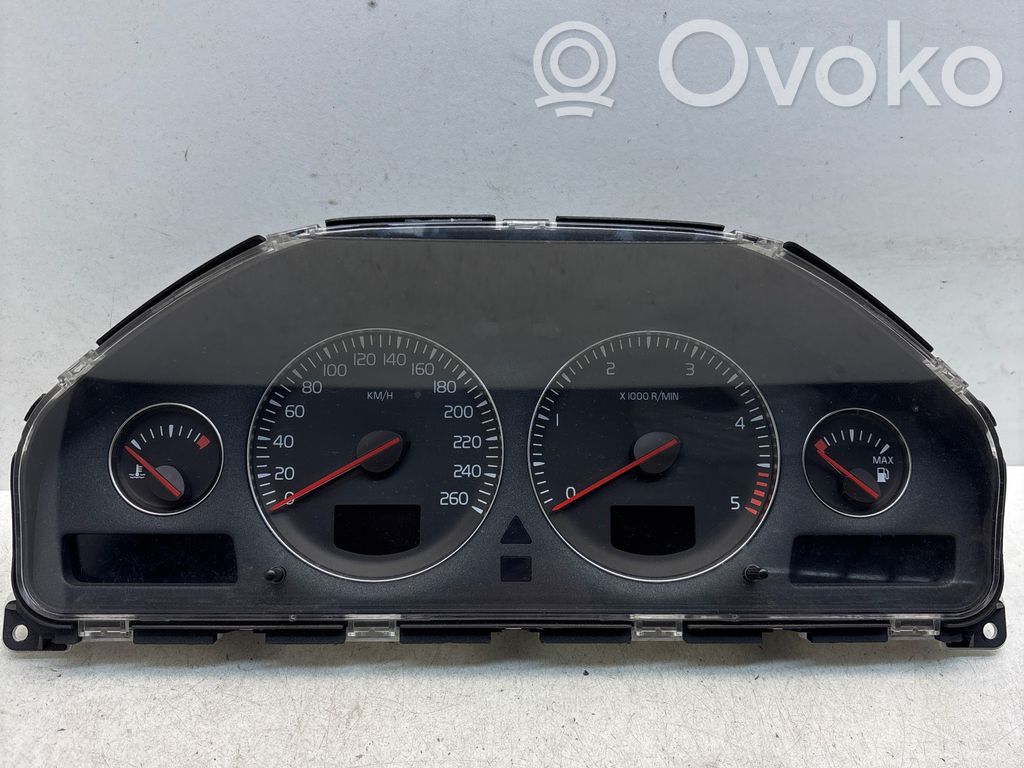 Volvo V70 Speedometer (instrument cluster) 