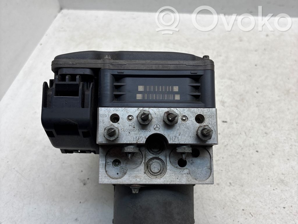 Mercedes-Benz CLS C219 Bomba de ABS 