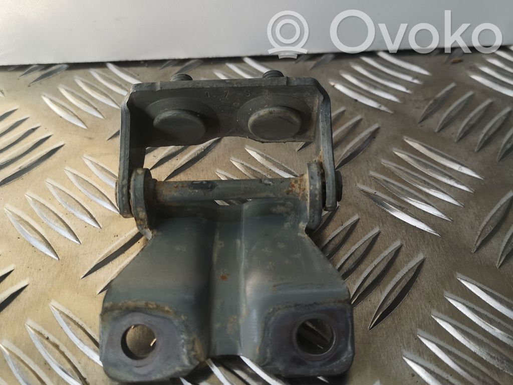 Tailgate/trunk/boot hinge   17S