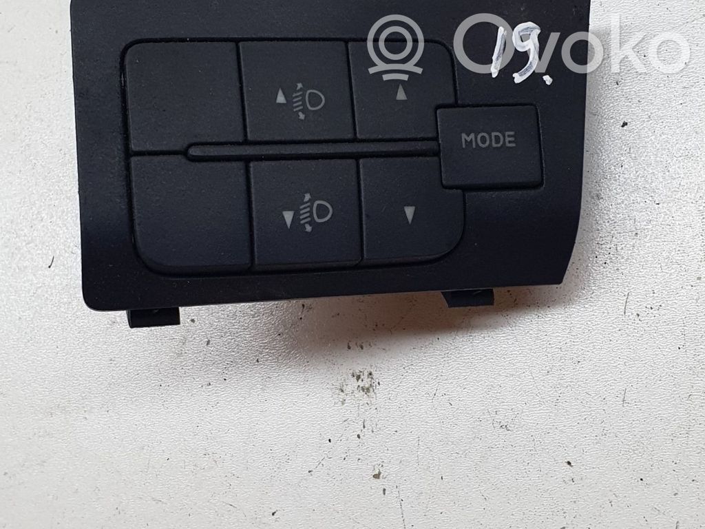 Peugeot Boxer Headlight level height control switch 