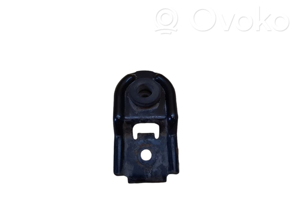 Subaru Legacy Radiator mount bracket 