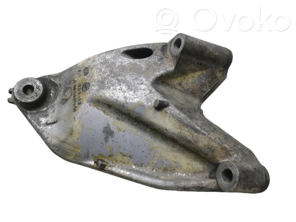 Volkswagen Crafter Engine mounting bracket 